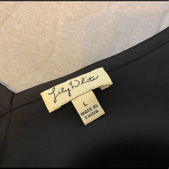 FREE🛍 w Purchase || Nordstrom || Double-V Top w Strappy Bust Detail || Size L - Picture 4 of 5